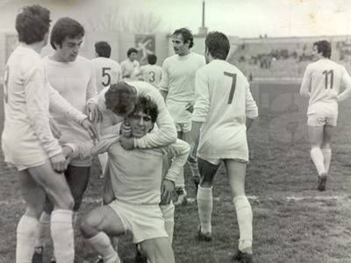 VIDEO+FOTO Trăiască "Regele"! » Gică Hagi a împlinit 49 de ani! Cum a ajuns cel mai mare fotbalist român, ghinioanele ca antrenor şi succesul Academiei