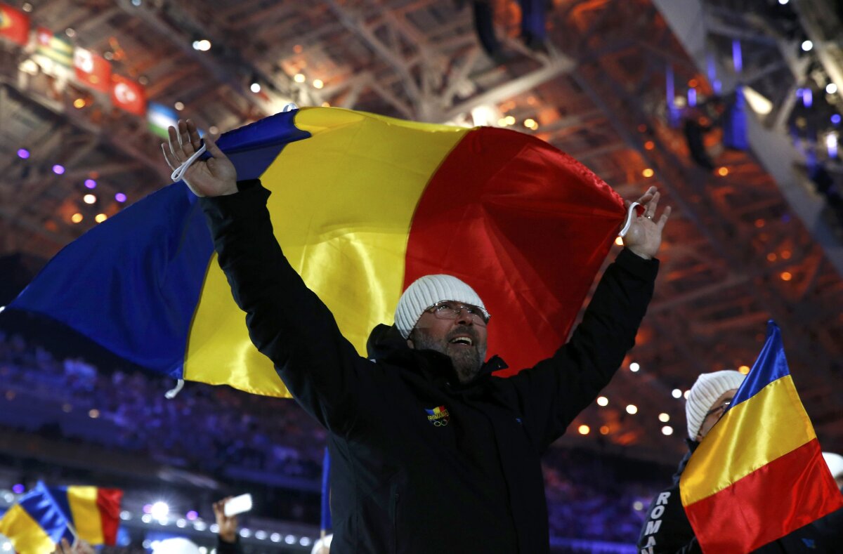 GALERIE FOTO » Să-nceapă jocurile! Ceremonie grandioasă de deschidere a JO de la Soci » Cine sînt românii din concurs, program şi transmisiuni