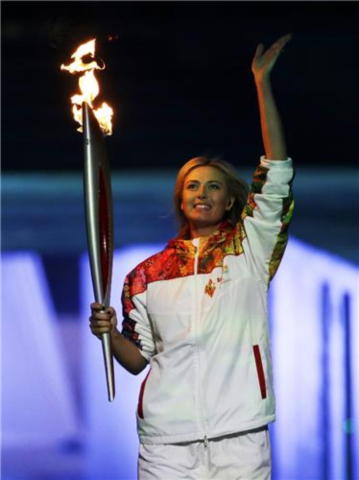 GALERIE FOTO » Să-nceapă jocurile! Ceremonie grandioasă de deschidere a JO de la Soci » Cine sînt românii din concurs, program şi transmisiuni