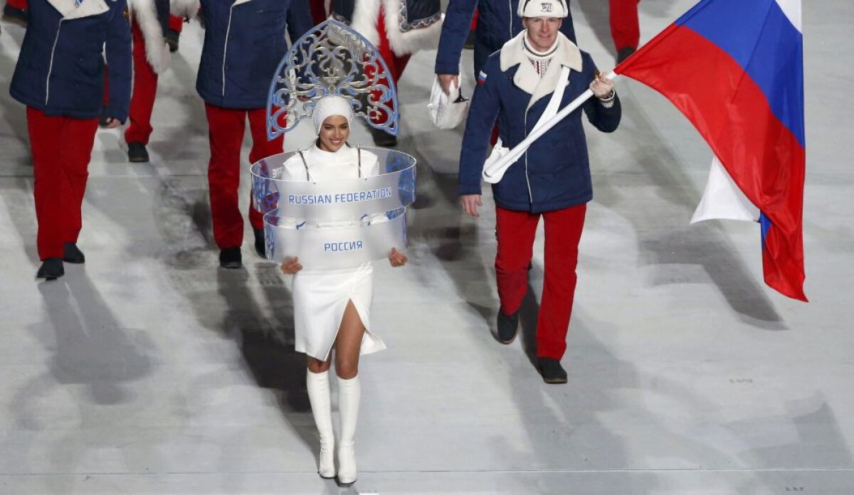 Cele mai tari momente ale deschiderii JO » De la Irina Shayk la Maria Şarapova, căzături pe gheaţă şi mascote pe steroizi :D