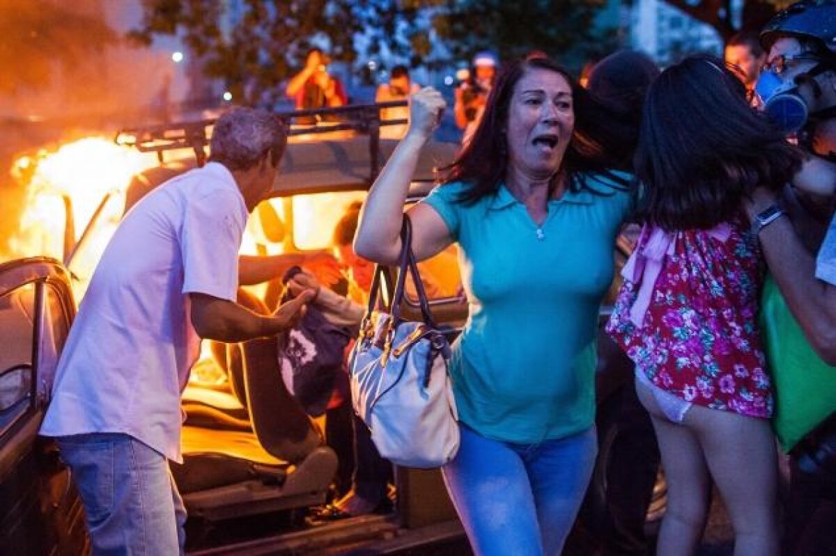 GALERIE FOTO "Nu, nu merg la Cupa Mondială" » Cu o economie care se clatină, Brazilia e traversată de proteste violente împotriva turneului final
