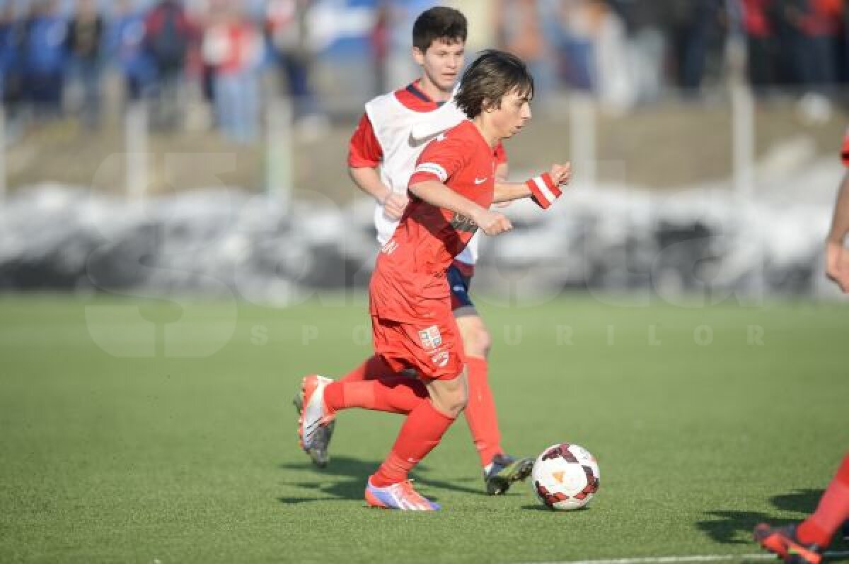 GALERIE FOTO "Piticul" al II-lea » Patrick Petre a debutat în tricoul lui Dinamo şi a primit banderola!