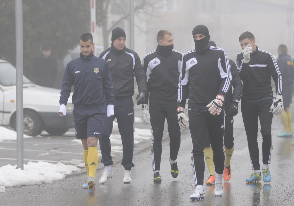 GALERIE FOTO Cinci nume noi la antrenamentul Vasluiului » Probleme pentru bazilieni: "Nu sîntem obişnuiţi"