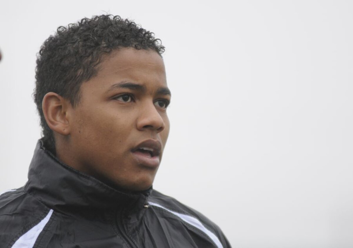 GALERIE FOTO Cinci nume noi la antrenamentul Vasluiului » Probleme pentru bazilieni: "Nu sîntem obişnuiţi"