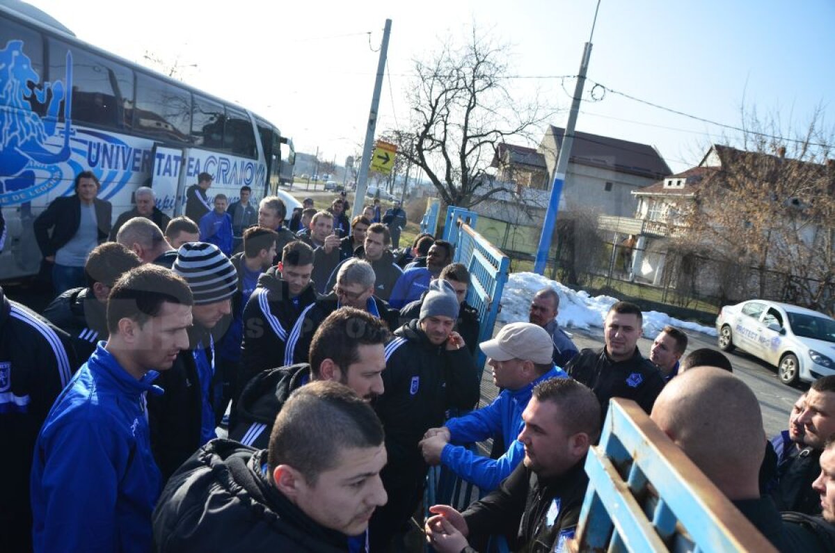 UPDATE Ştiinţa se revoltă! » Decizie şocantă a celor de la FC U Craiova, după o nouă încercare eşuată de a se antrena pe "Oblemenco"
