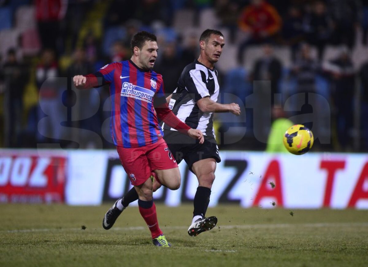 FOTO + VIDEO Steaua cîştigă şi se distanţează la 3 puncte de Astra după 2-0 cu U Cluj