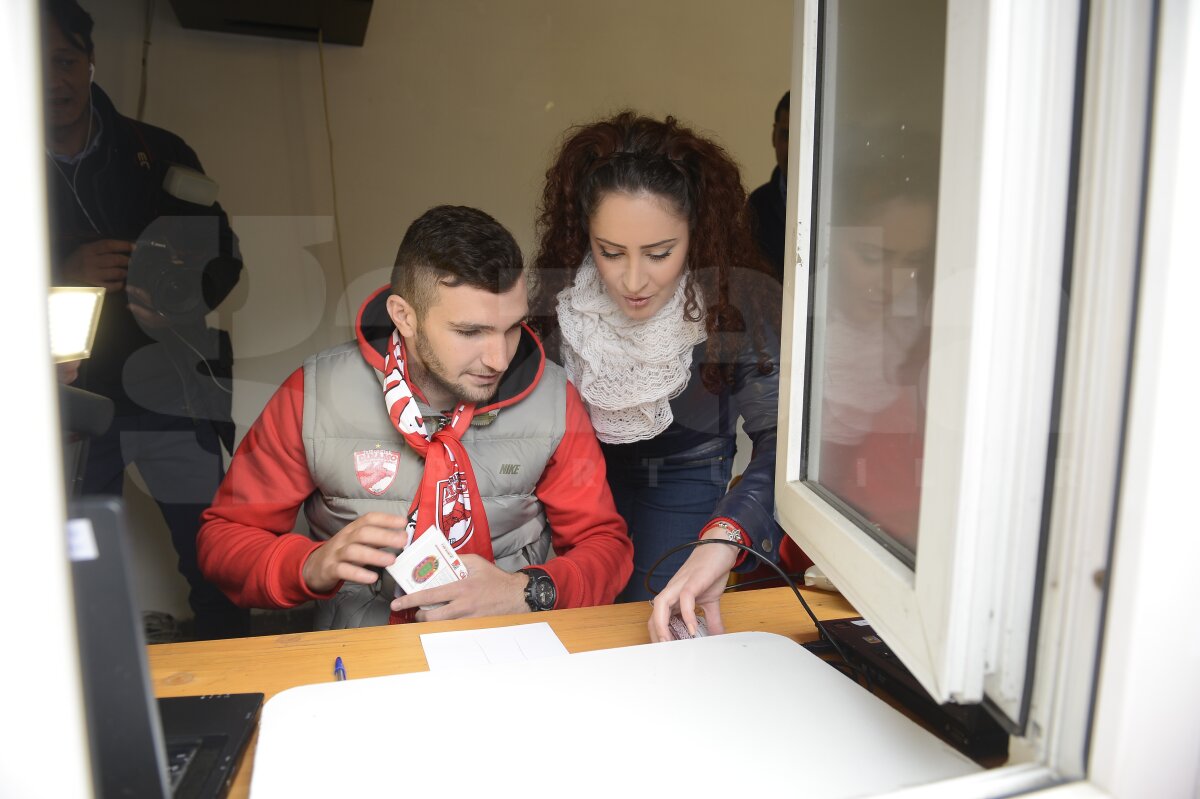 VIDEO Dinamoviştii au vîndut bilete la case, pentru meciul cu Viitorul, dar sînt cu gîndul la Steaua: "Le vom răspunde pe teren!"