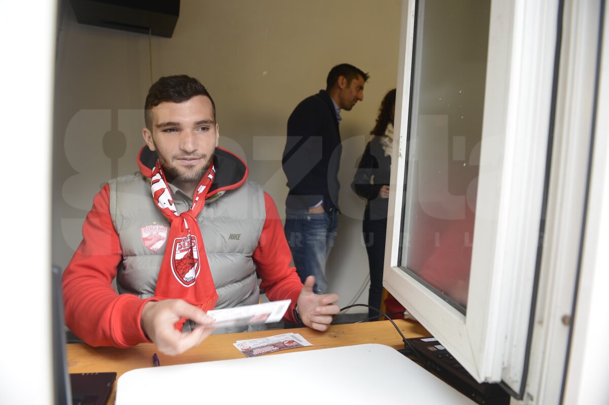 VIDEO Dinamoviştii au vîndut bilete la case, pentru meciul cu Viitorul, dar sînt cu gîndul la Steaua: "Le vom răspunde pe teren!"