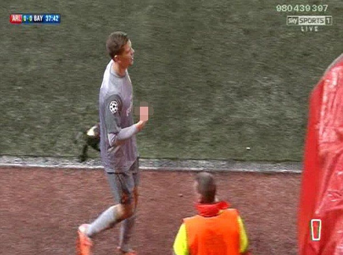 VIDEO Penalty-ul şi eliminarea lui Szczesny l-au scos din minţi pe Arsene Wenger: ”Arjen Robben a trişat!”