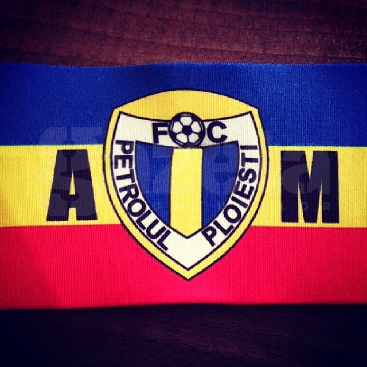 FOTO Adrian Mutu va purta o banderolă specială la meciul cu Braşov » Fanii au reacţionat dur! :X