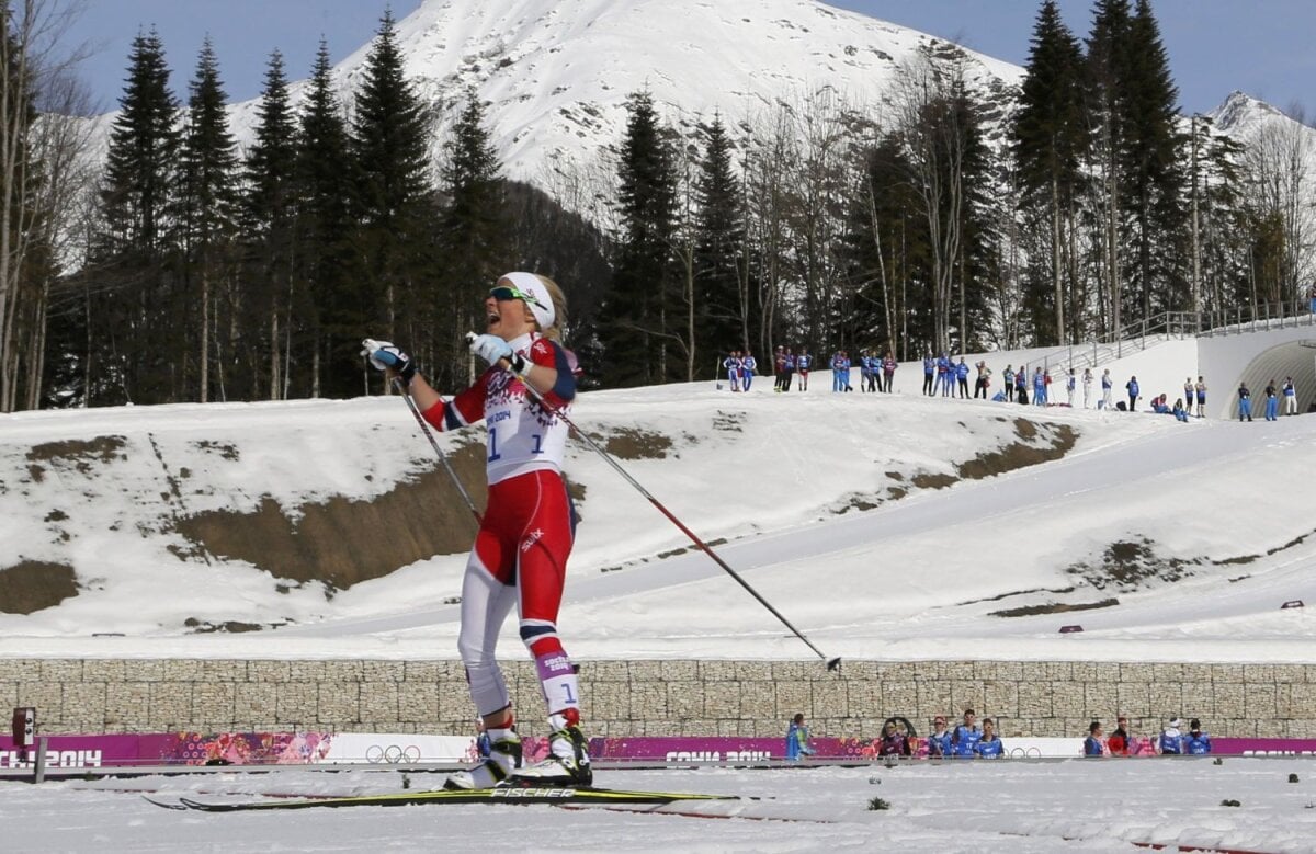 Model pe schiuri » Therese Johaug a cucerit medalia de argint în proba de 30 km start în bloc