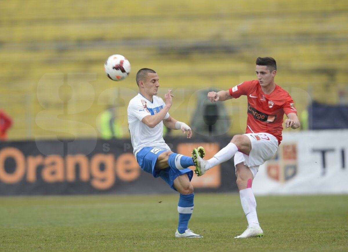 FOTO şi VIDEO Dinamo - Viitorul 1-2 » Dezastru pentru "cîini" în primul meci din 2014, debut de coşmar pentru Cioinac!