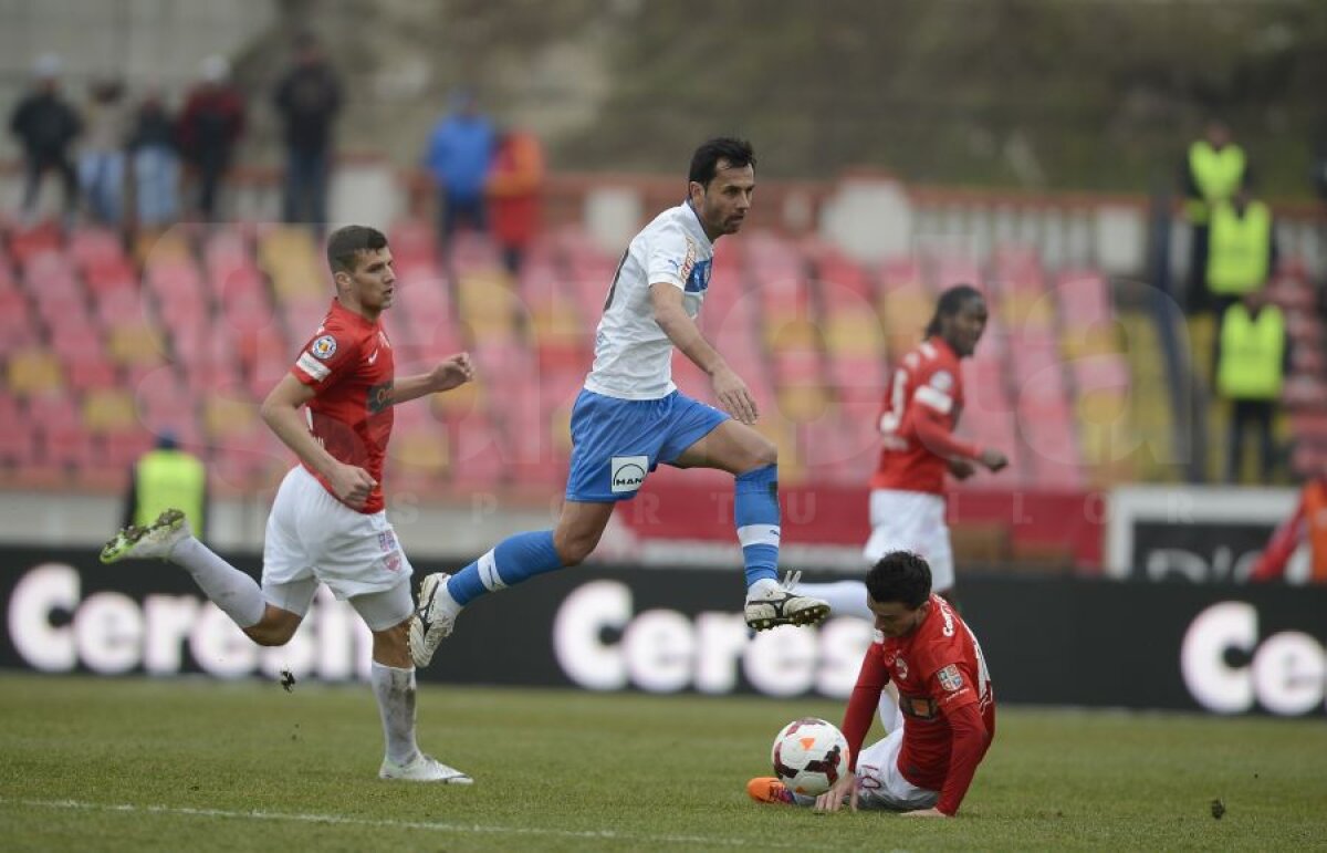 FOTO şi VIDEO Dinamo - Viitorul 1-2 » Dezastru pentru "cîini" în primul meci din 2014, debut de coşmar pentru Cioinac!