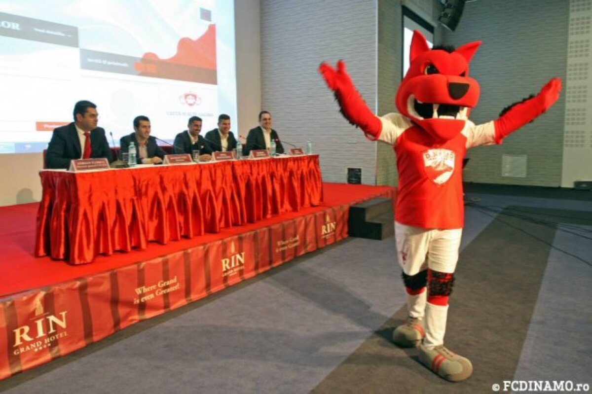 FOTO Şi-au pus mascotă din "Tom şi Jerry" » Dinamoviştii l-au prezentat oficial pe "Spike" ;)