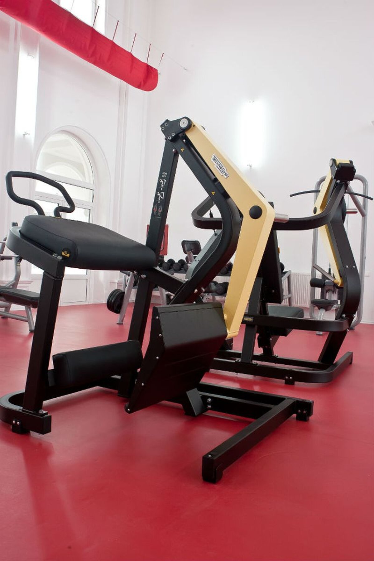 Galerie foto » CS Dinamo inaugurează o sală ultramodernă de fitness