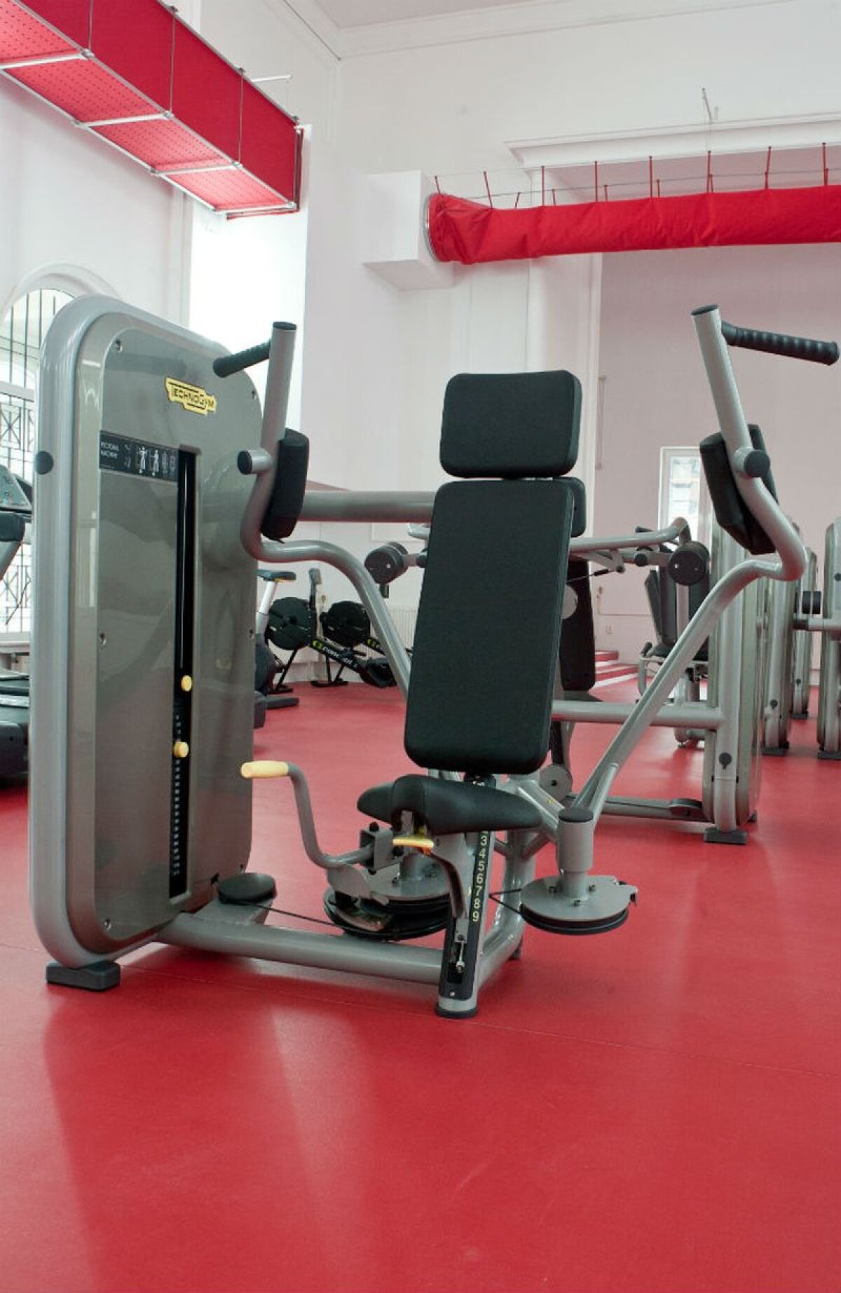 Galerie foto » CS Dinamo inaugurează o sală ultramodernă de fitness