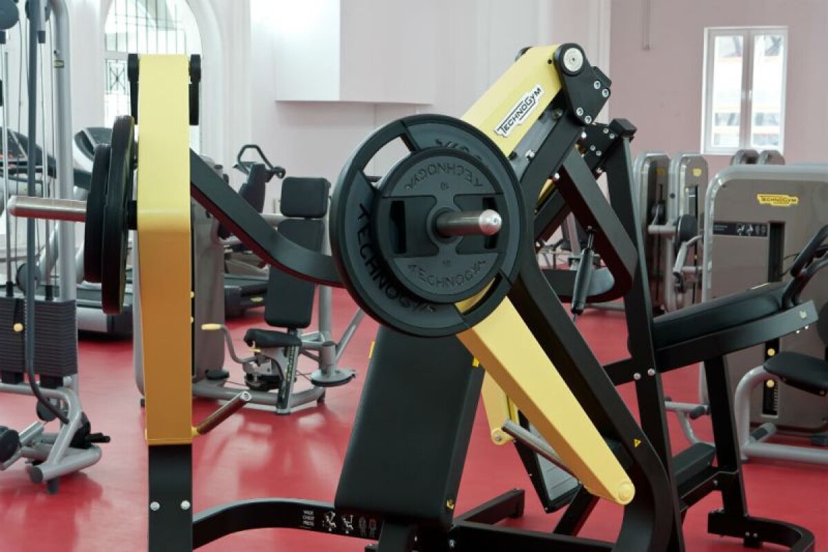 Galerie foto » CS Dinamo inaugurează o sală ultramodernă de fitness