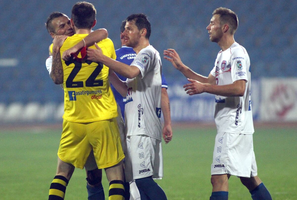 Ştiinţa se reuneşte azi, "B"-ul se reia mîine! Caz unic în fotbalul românesc: FCU strigă adunarea cu o zi înaintea reluării campionatului