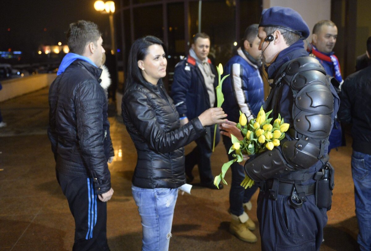 FOTO Templului îi stă bine în haine de derby » Peste 24.000 de suporteri au creat o atmosferă de vis la Steaua - Dinamo