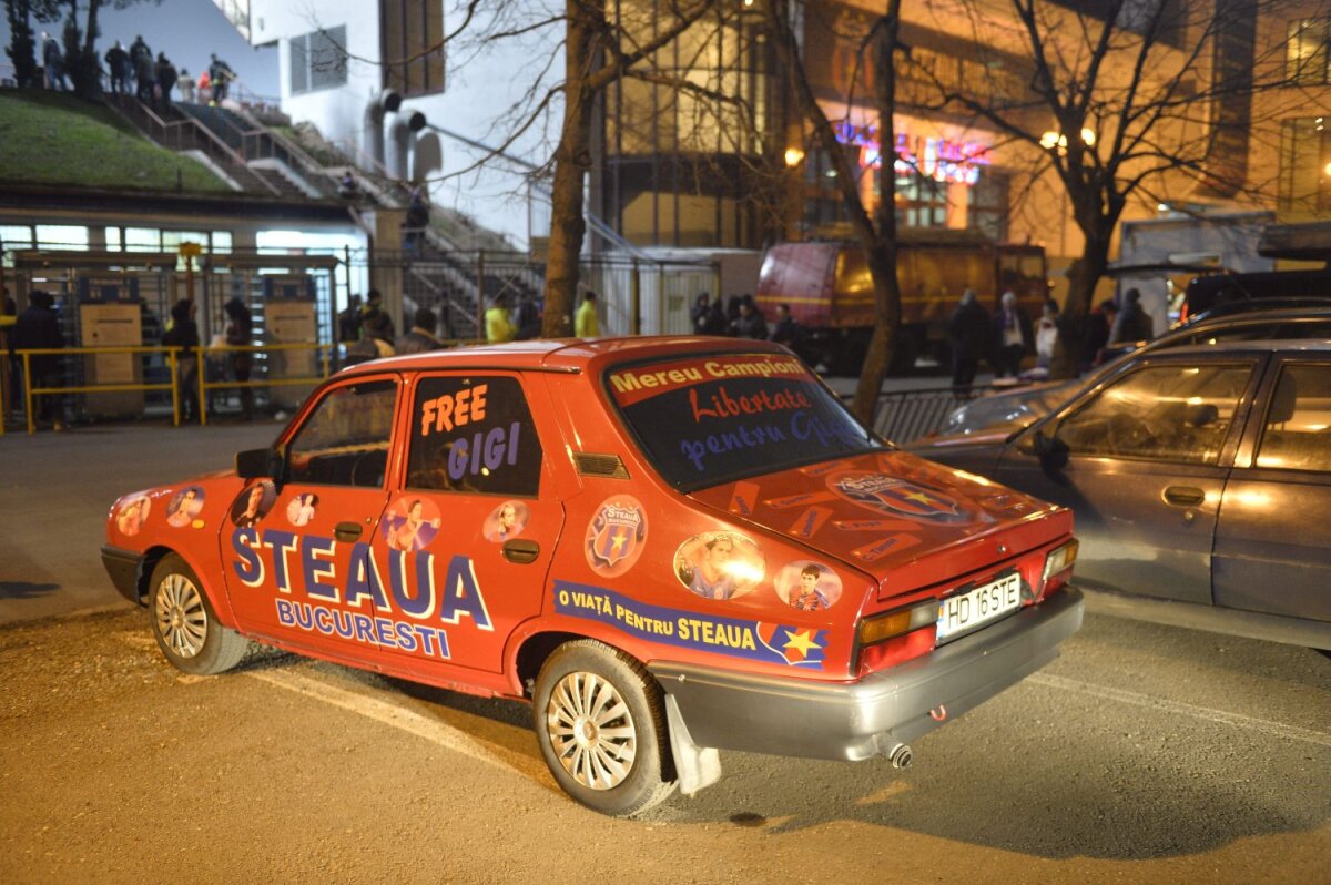 FOTO Templului îi stă bine în haine de derby » Peste 24.000 de suporteri au creat o atmosferă de vis la Steaua - Dinamo