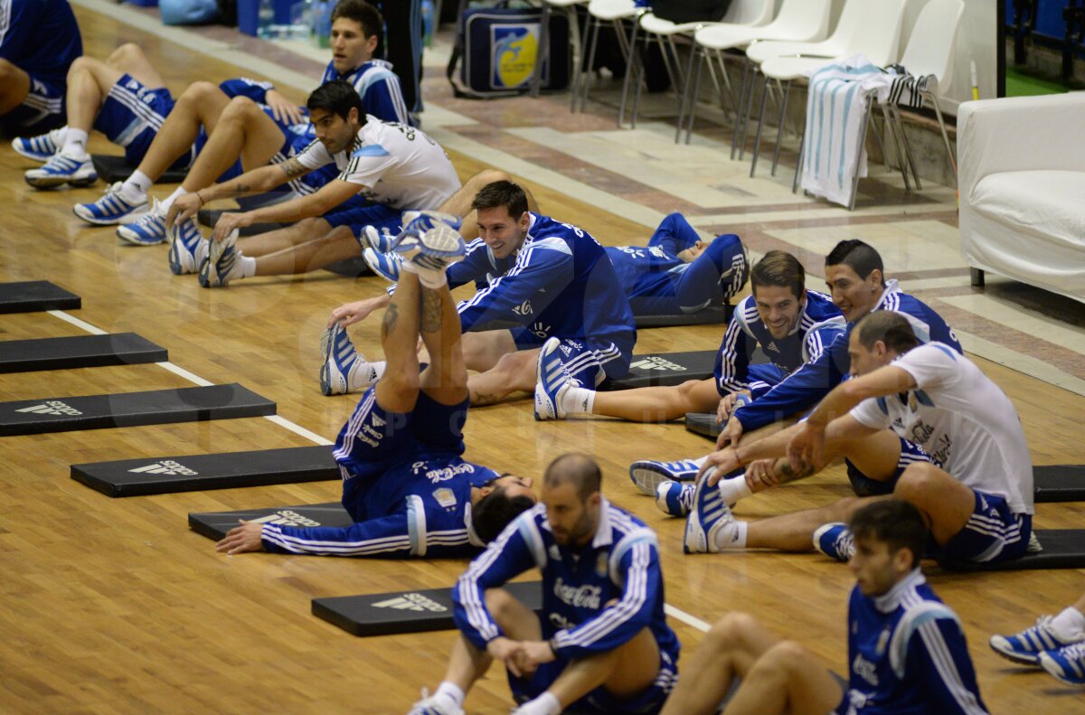 GALERIE FOTO Argentinienii au efectuat azi primul antrenament în România! Au ales Sala Polivalentă în locul stadionului Dinamo