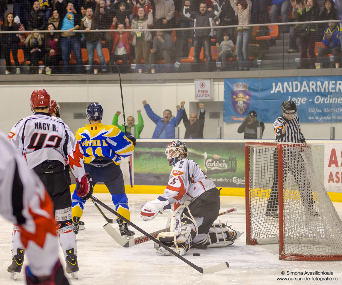 GALERIE FOTO Corona Wolves Braşov va juca finala Ligii Mol după victoria cu Dab Docler