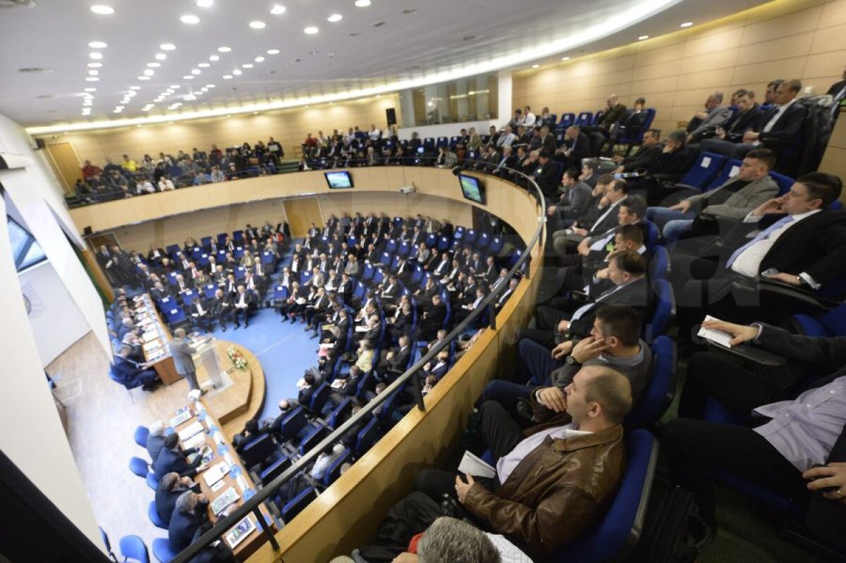 FRF are un nou preşedinte! Răzvan Burleanu l-a învins pe Vasile Avram în turul II cu 113 voturi!