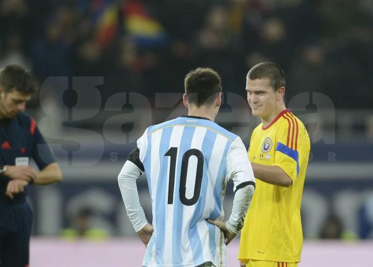 FOTO Reacţie debusolată » Imagini inedite cu Lionel Messi, prins în "războiul" Alexandru Bourceanu vs. Gabi Torje pentru tricou