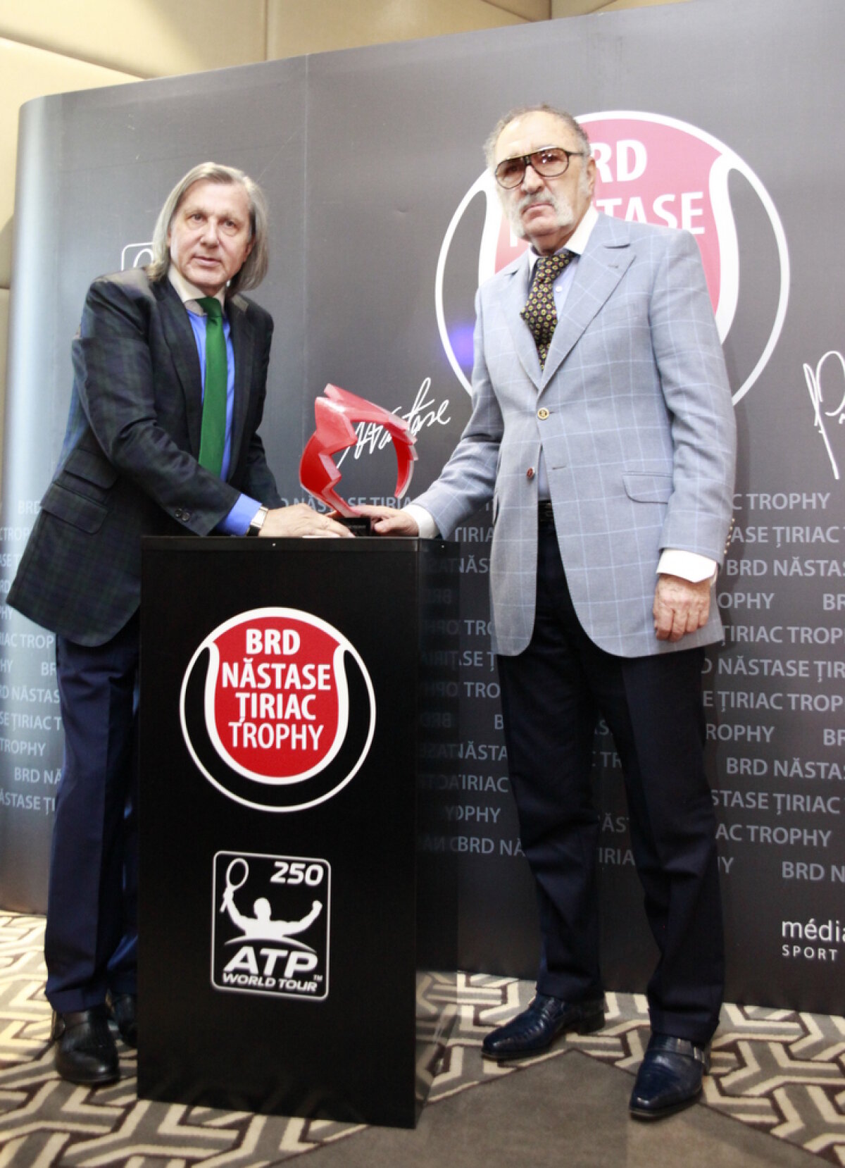 Un nou trofeu special pentru cîştigătorul turneului BRD Năstase - Ţiriac