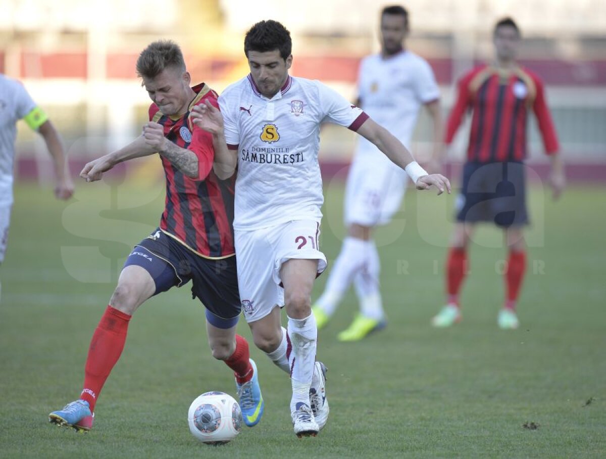 VIDEO şi FOTO Giuleştenii au pierdut derby-ul şi şefia Seriei I » Rapid - CSMS Iaşi 0-2