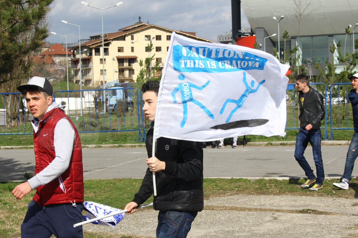 FOTO Suporterii lui FC U Craiova au protestat azi la stadionul "Ion Oblemenco"