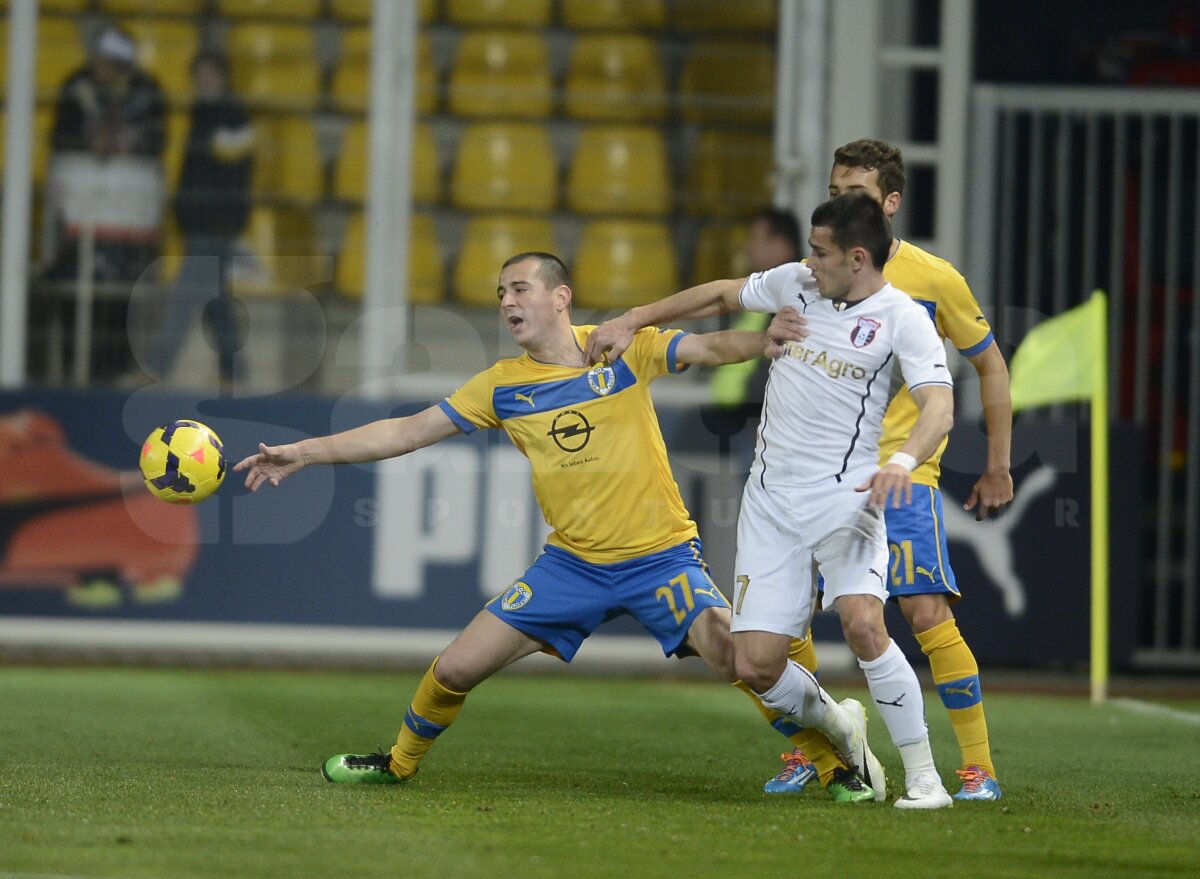 FOTO şi VIDEO Petrolul a remizat cu Astra la primul meci cu Răzvan Lucescu pe bancă » Steaua e tot mai departe de cele două
