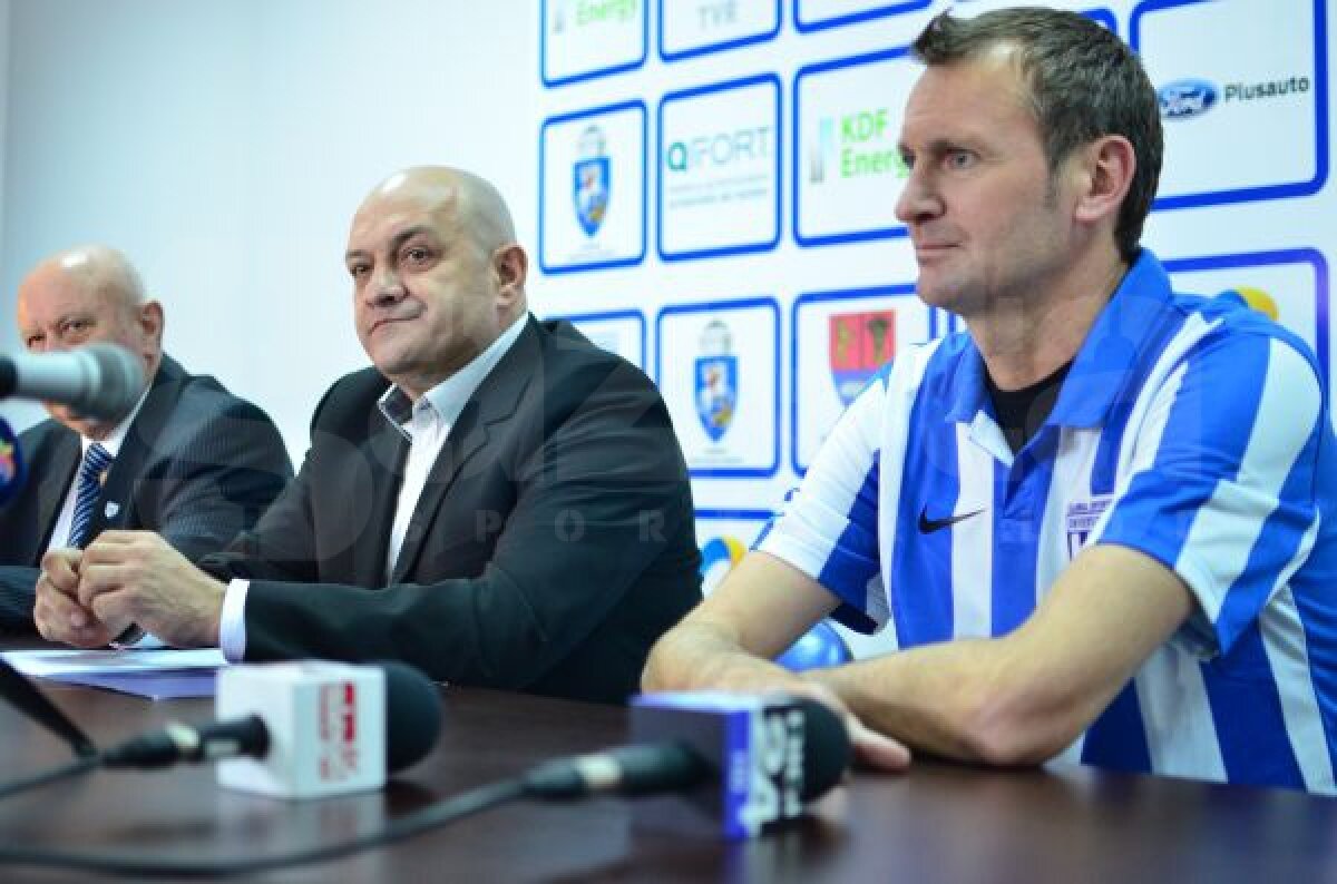 FOTO Gabi Balint a fost prezentat la CS U Craiova: "Puteam ajunge şi ca jucător aici, dar Steaua s-a mişcat mai repede"
