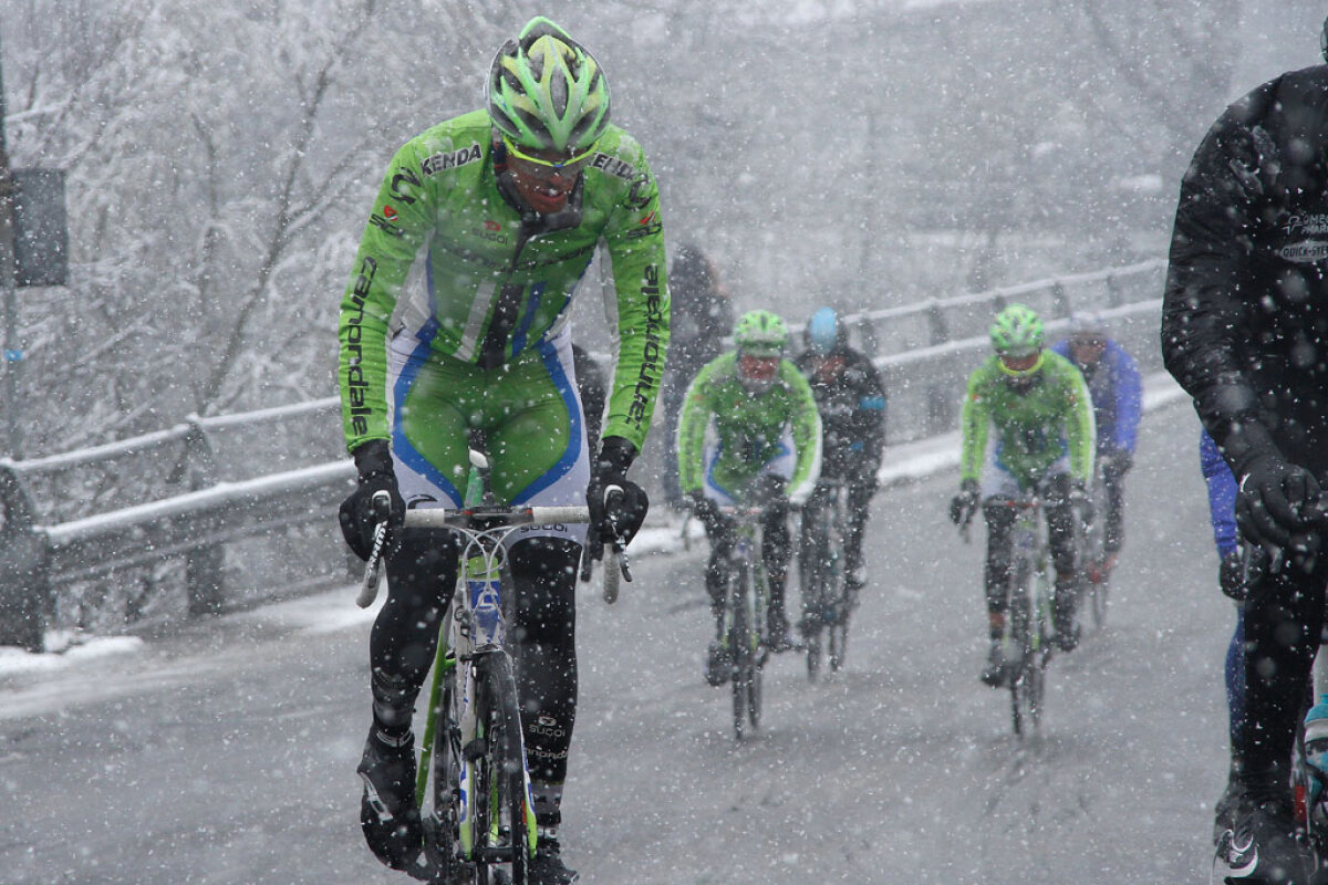 GALERIE FOTO » 10 poze pentru care merită să vezi Milano-Sanremo. Ediţia 2013 a fost doar pentru cei bravi