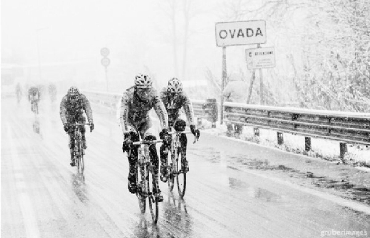 GALERIE FOTO » 10 poze pentru care merită să vezi Milano-Sanremo. Ediţia 2013 a fost doar pentru cei bravi