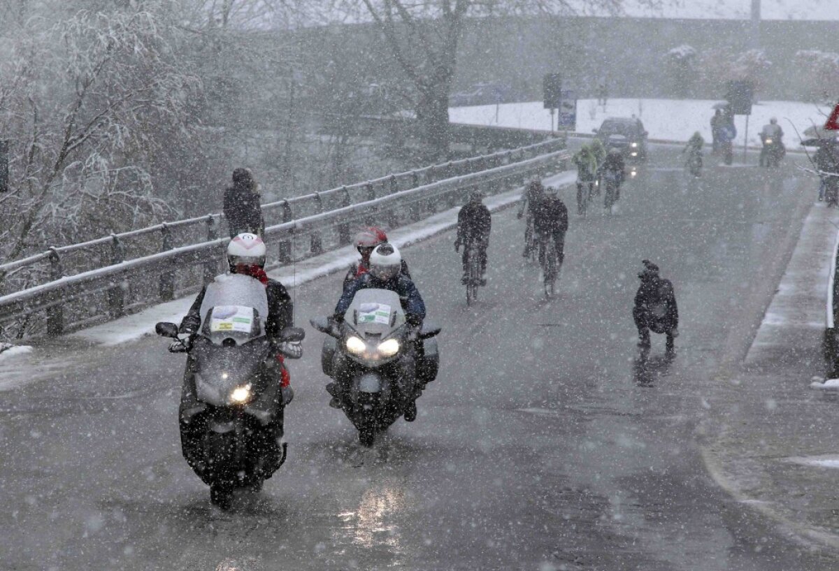 GALERIE FOTO » 10 poze pentru care merită să vezi Milano-Sanremo. Ediţia 2013 a fost doar pentru cei bravi