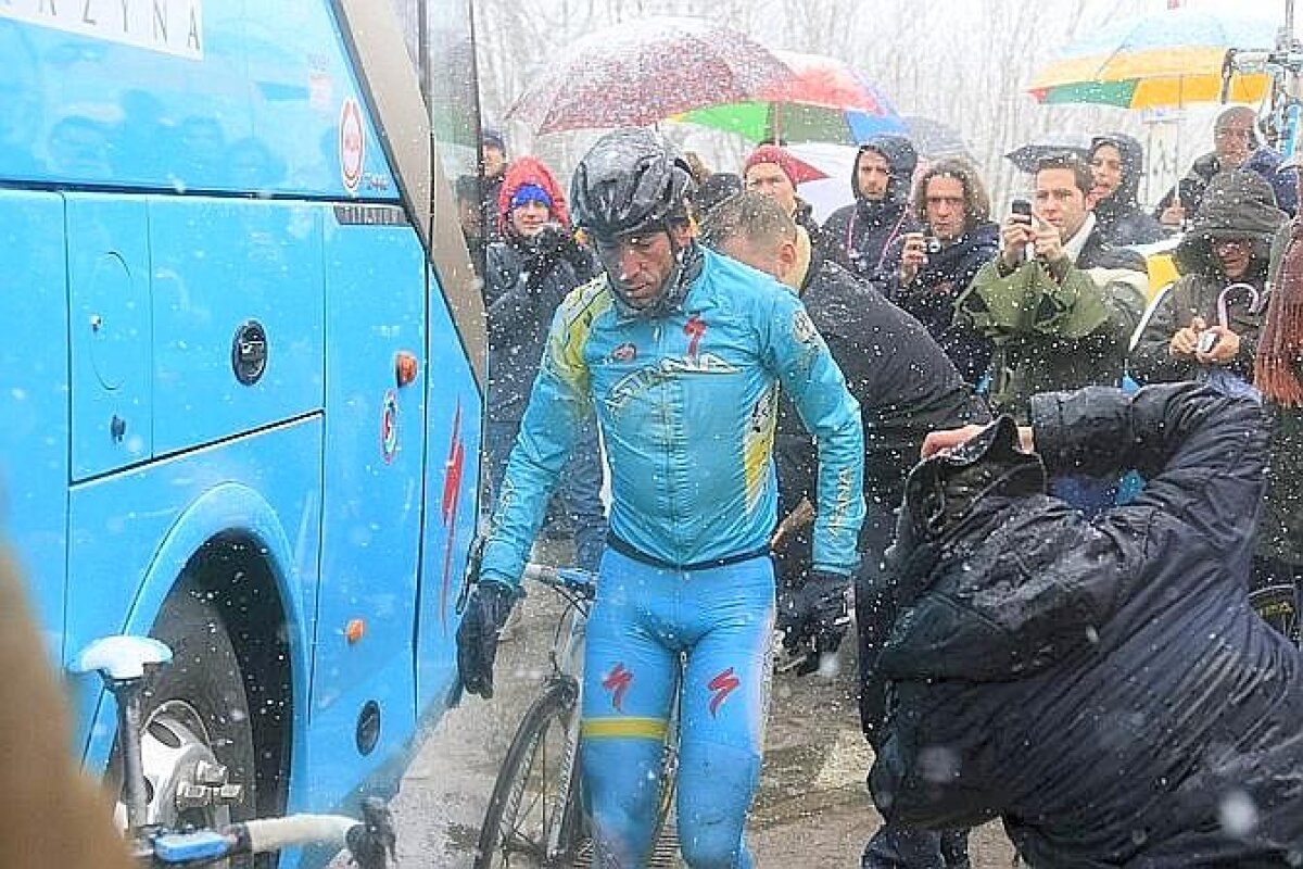 GALERIE FOTO » 10 poze pentru care merită să vezi Milano-Sanremo. Ediţia 2013 a fost doar pentru cei bravi