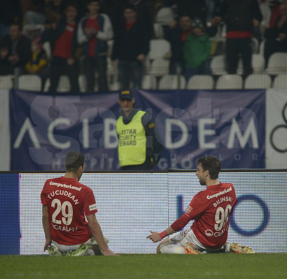 FOTO şi VIDEO "Cîinii" au fost învinşi dramatic în prelungiri, într-un meci în care Bilinski a impresionat. Dinamo - Pandurii 2-3