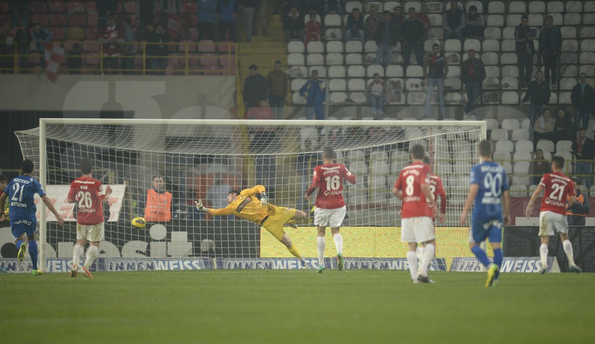 FOTO şi VIDEO "Cîinii" au fost învinşi dramatic în prelungiri, într-un meci în care Bilinski a impresionat. Dinamo - Pandurii 2-3