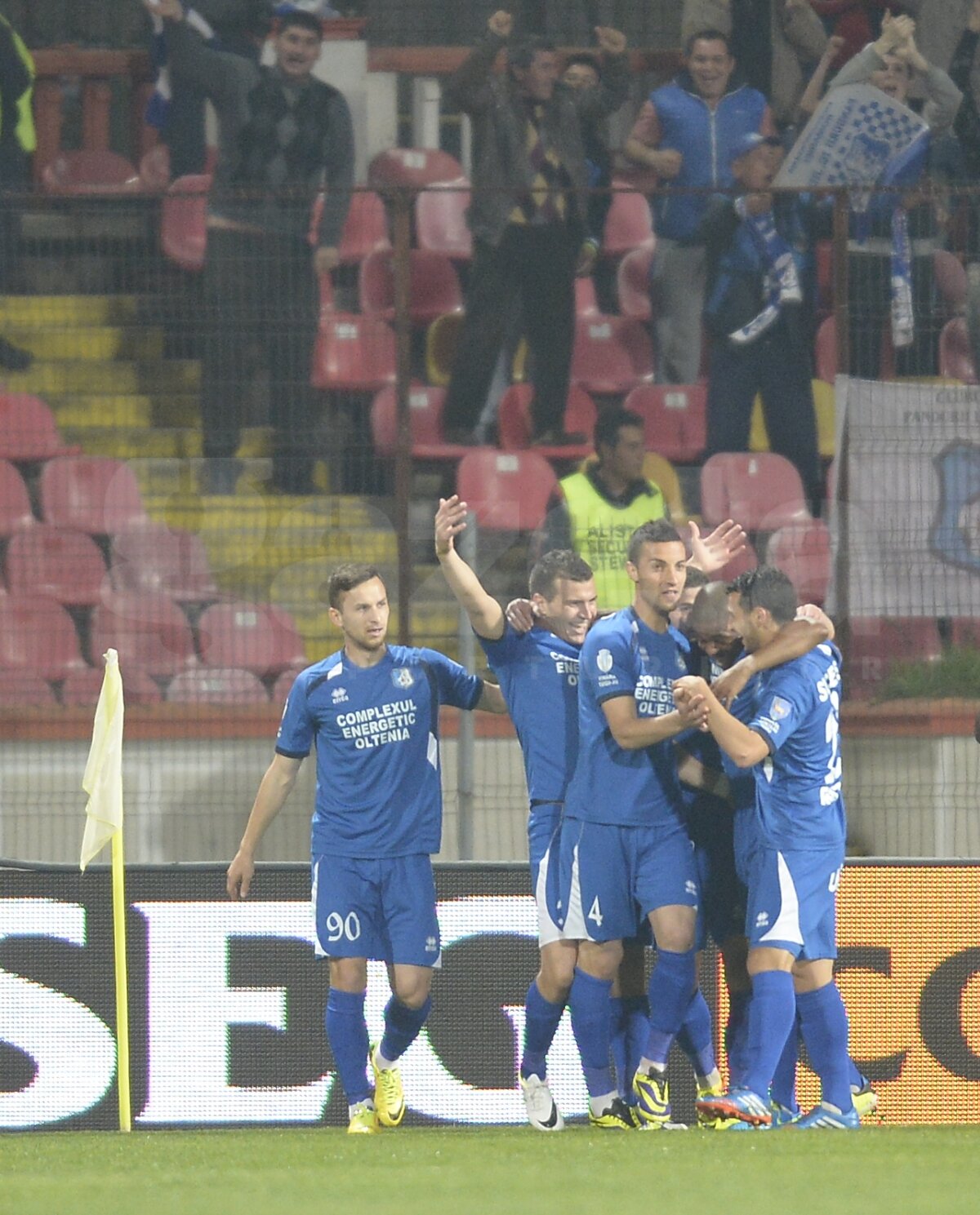 FOTO şi VIDEO "Cîinii" au fost învinşi dramatic în prelungiri, într-un meci în care Bilinski a impresionat. Dinamo - Pandurii 2-3