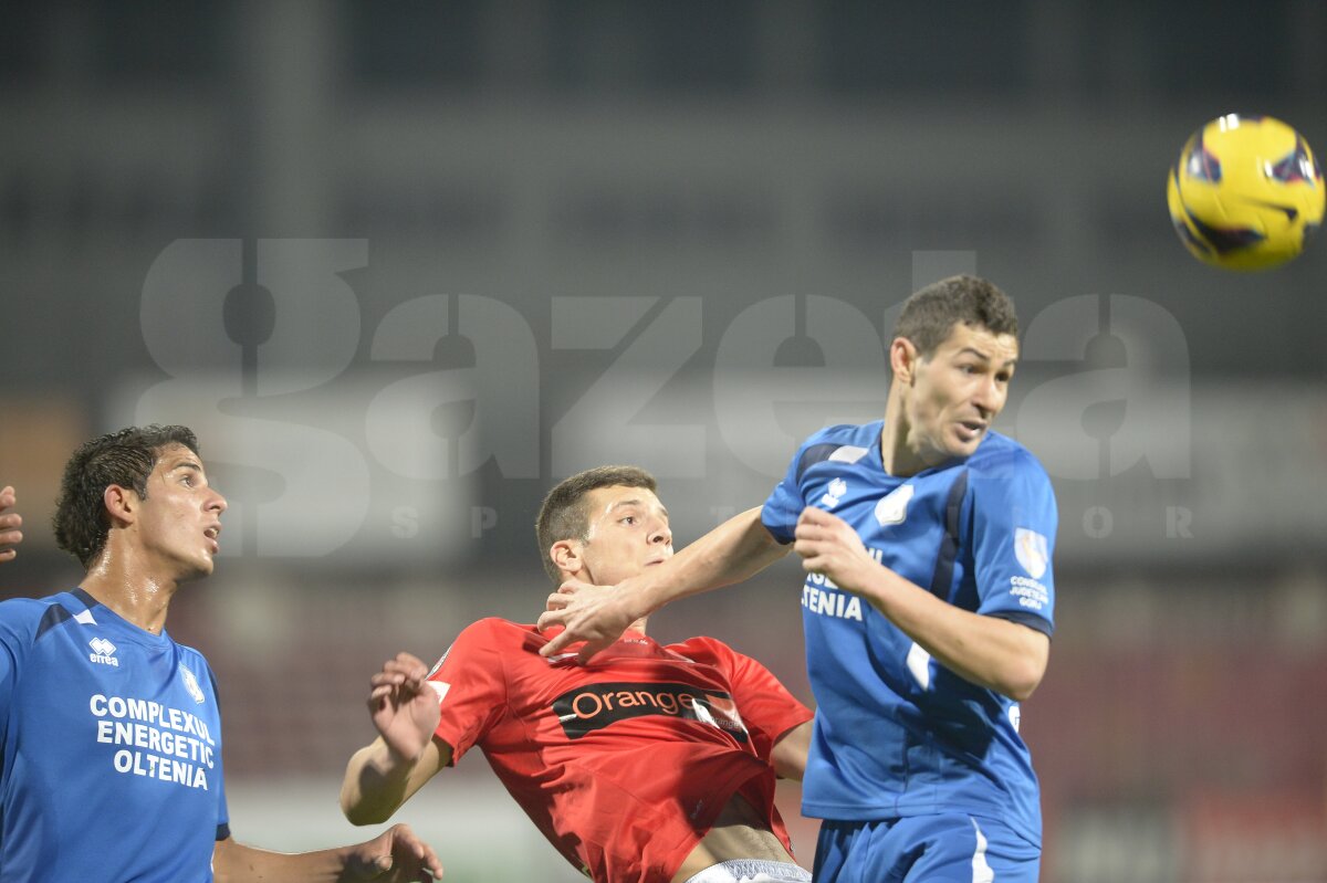 FOTO şi VIDEO "Cîinii" au fost învinşi dramatic în prelungiri, într-un meci în care Bilinski a impresionat. Dinamo - Pandurii 2-3