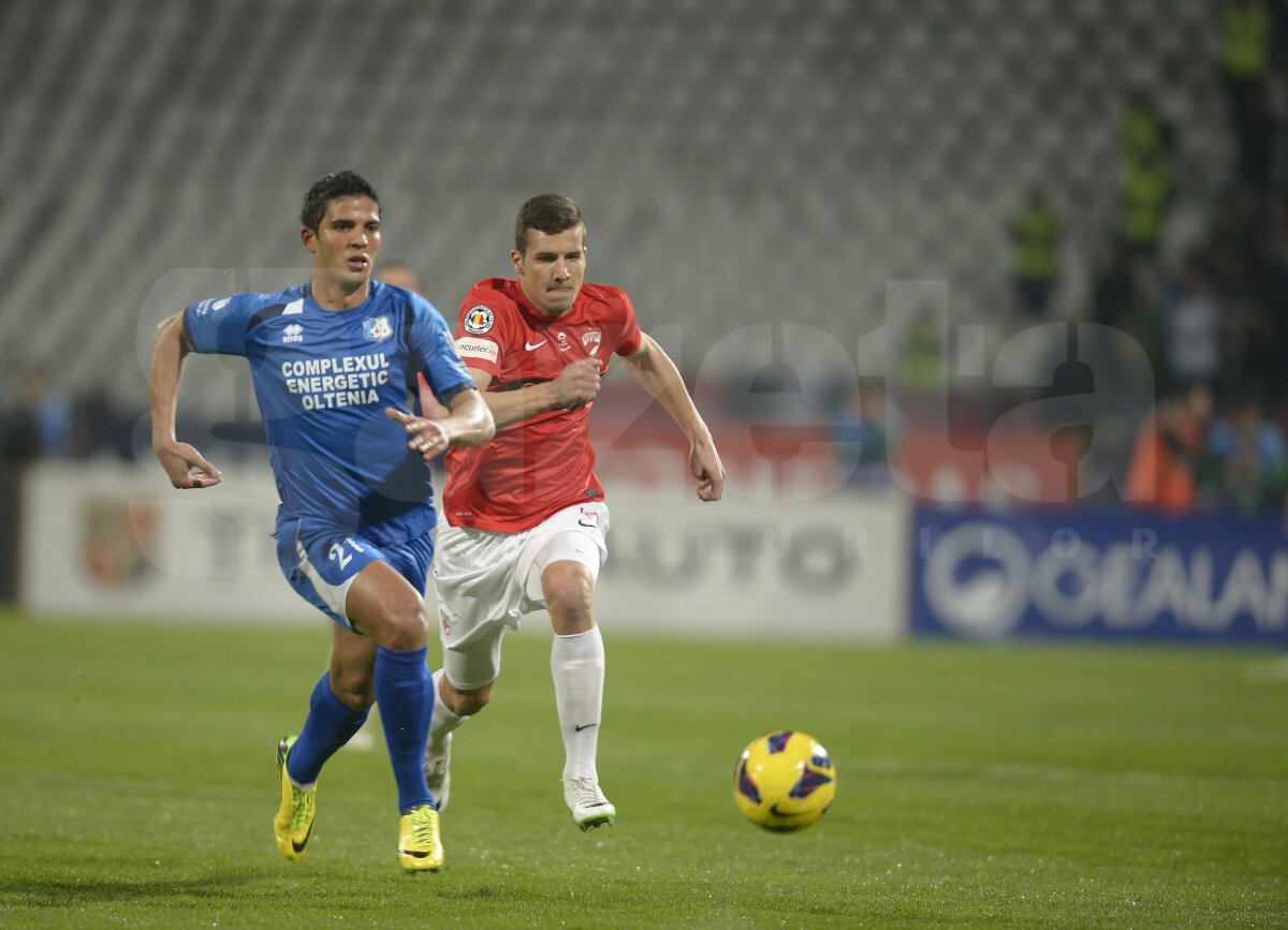 FOTO şi VIDEO "Cîinii" au fost învinşi dramatic în prelungiri, într-un meci în care Bilinski a impresionat. Dinamo - Pandurii 2-3