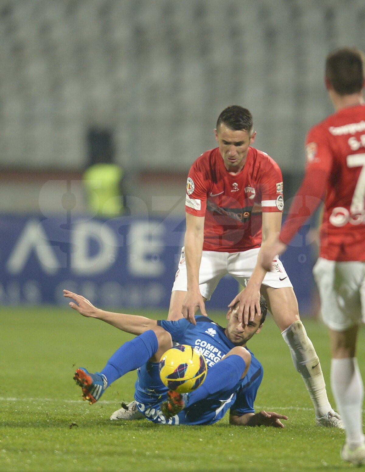 FOTO şi VIDEO "Cîinii" au fost învinşi dramatic în prelungiri, într-un meci în care Bilinski a impresionat. Dinamo - Pandurii 2-3