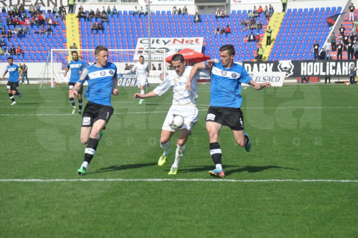 FOTO + VIDEO Două penalty-uri şi două cartonaşe roşii într-un meci cu 4 goluri » Botoşani este ca şi salvată de la retrogradare