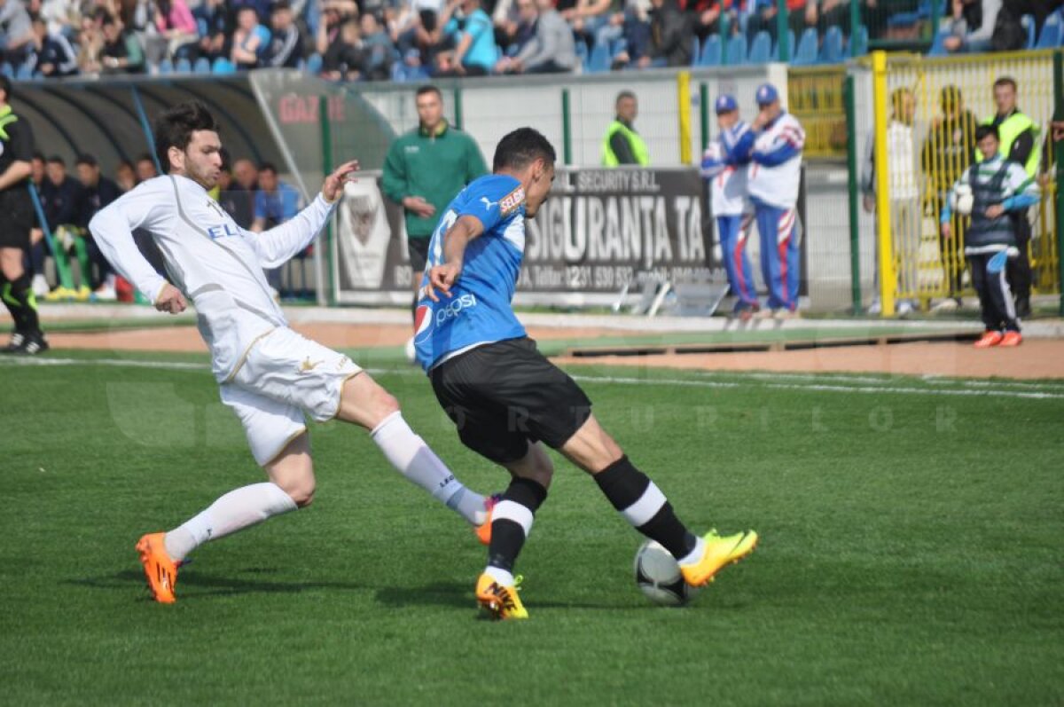 FOTO + VIDEO Două penalty-uri şi două cartonaşe roşii într-un meci cu 4 goluri » Botoşani este ca şi salvată de la retrogradare