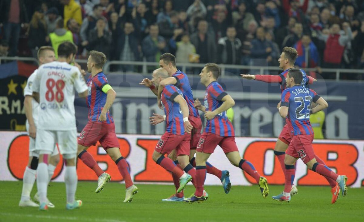 FOTO Roş-albaştrii sînt finalişti! » Steaua a masacrat-o pe Dinamo, 5-2, şi e aproape calificată în ultimul act al Cupei