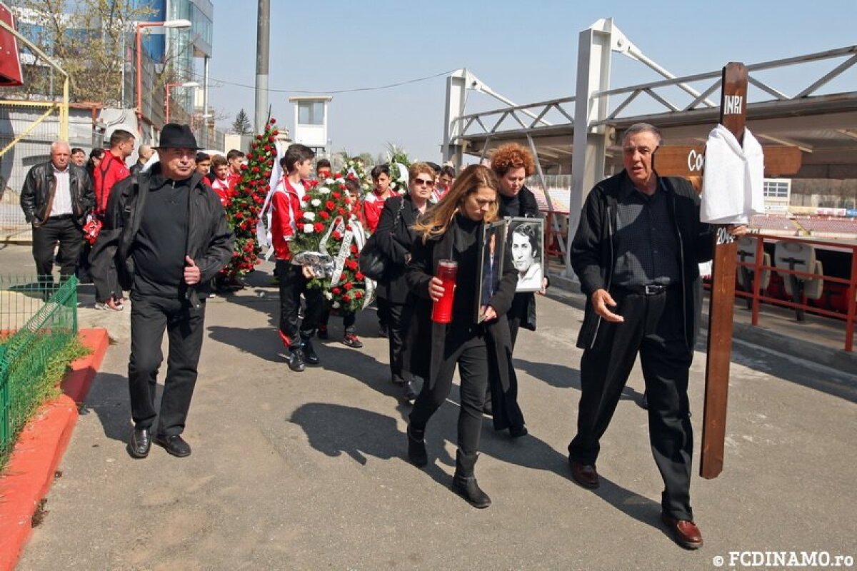 FOTO Fostul jucător şi conducător al lui Dinamo Augustin Deleanu a fost înmormîntat azi