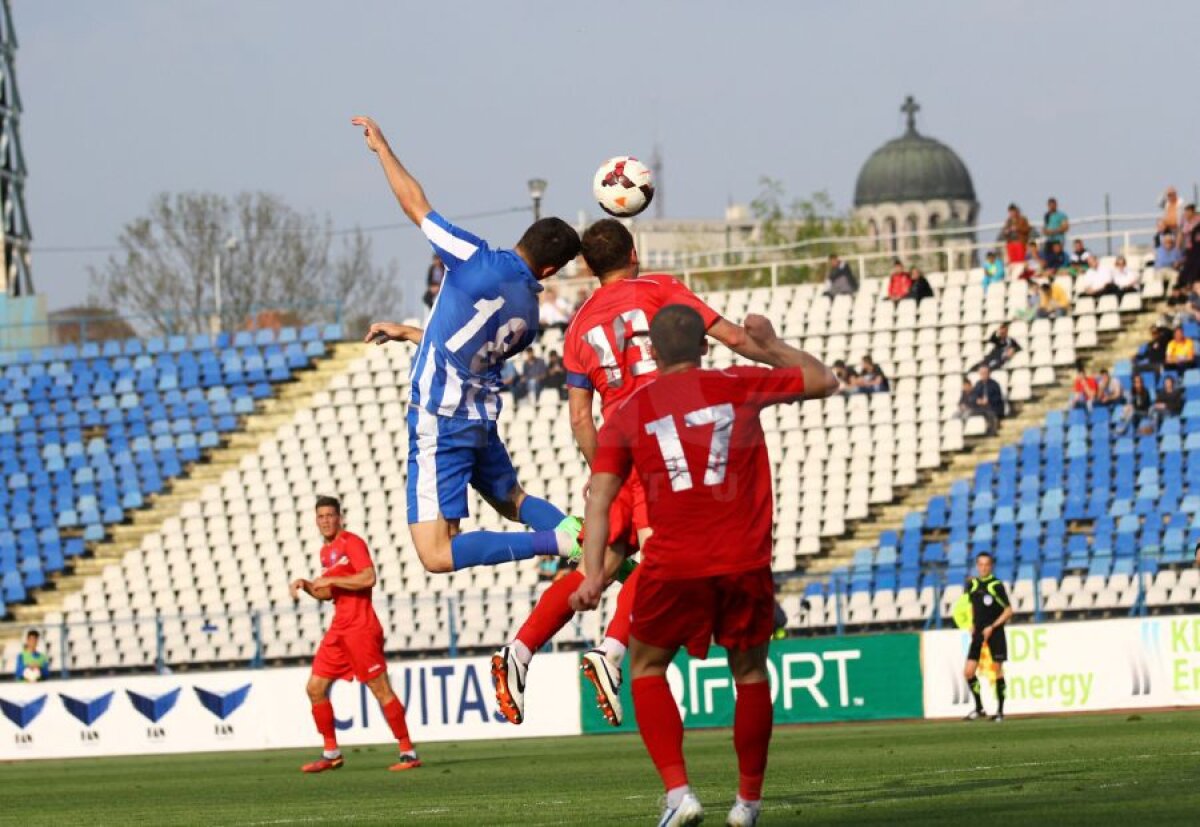 GALERIE FOTO E prima în toate » CS U Craiova a cîştigat din nou şi e marea favorită la promovare