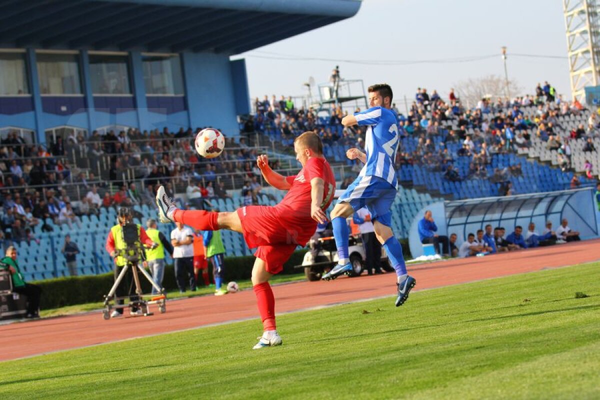 GALERIE FOTO E prima în toate » CS U Craiova a cîştigat din nou şi e marea favorită la promovare