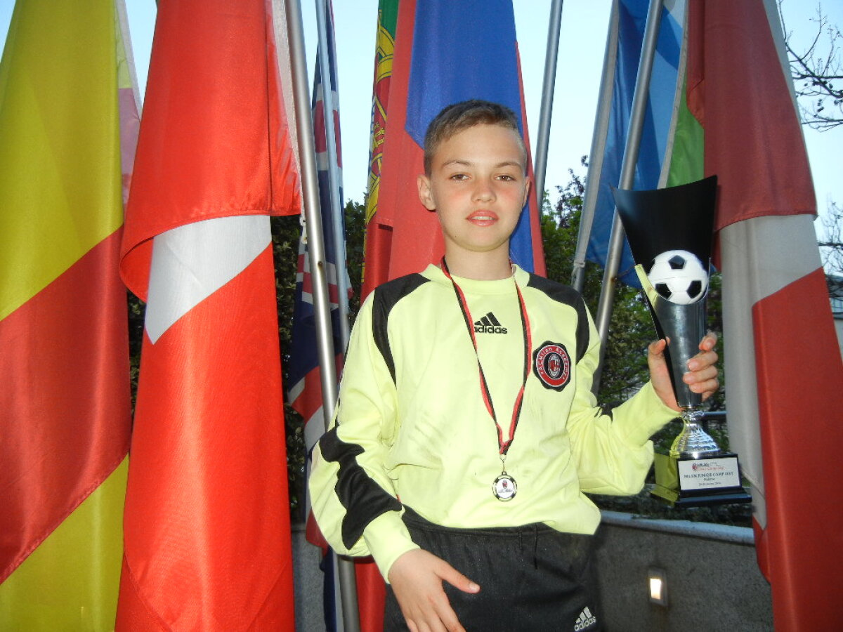 GALERIE FOTO Alexandru Daminescu desemnat cel mai bun portar la a XIV-a ediţie Milan Junior Camp!